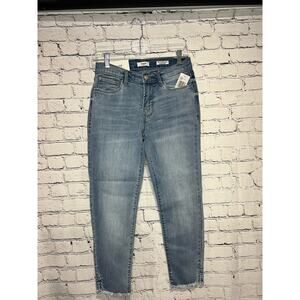 NWT Kensie Jeans The Effortless Skinny Crop Denim